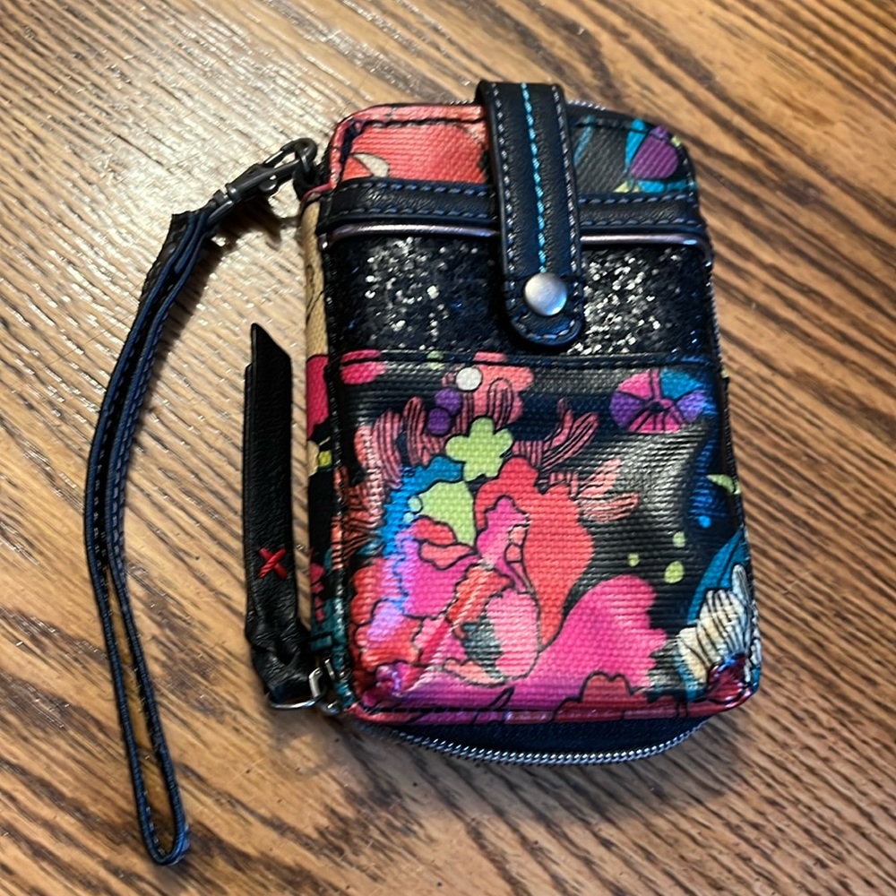 Sakroots wallet wristlet bright colorful fun carry all.
